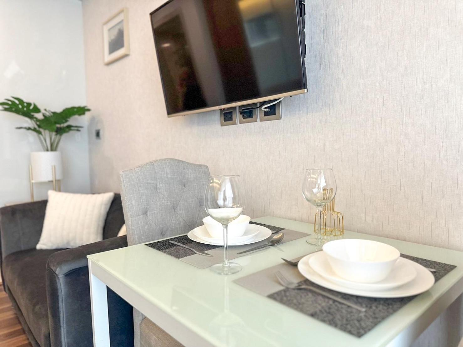 The Peak Towers Cozy Studio Flat *